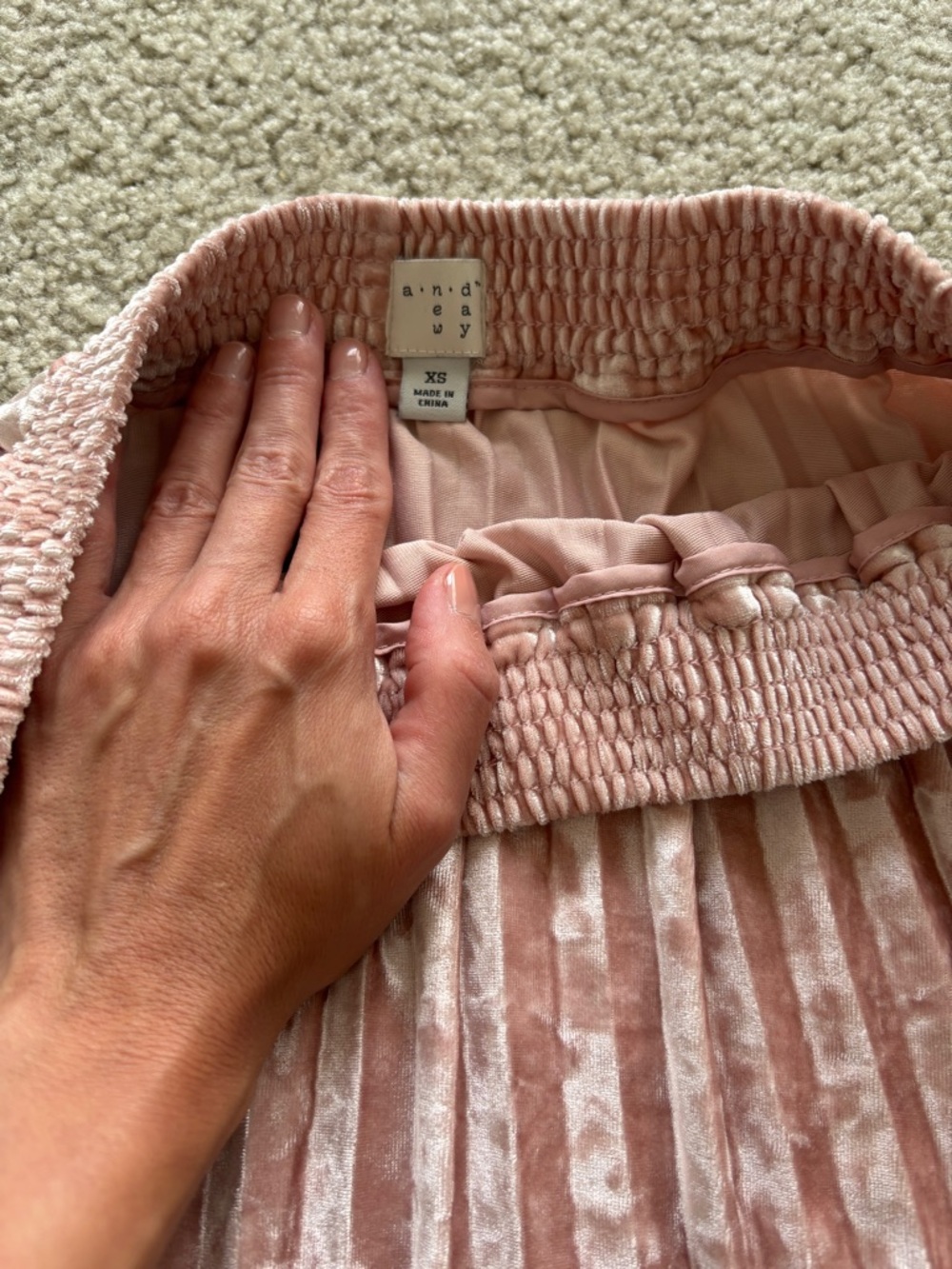 Pleated Velvet Midi Skirt - Blush Pink - Picture 4 of 4